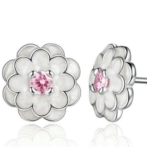 Gem Emporium Other - Spring White & Pink Flower sterling Stud earrings Gem Emporium Other - Spring White & Pink Flower sterling Stud earrings